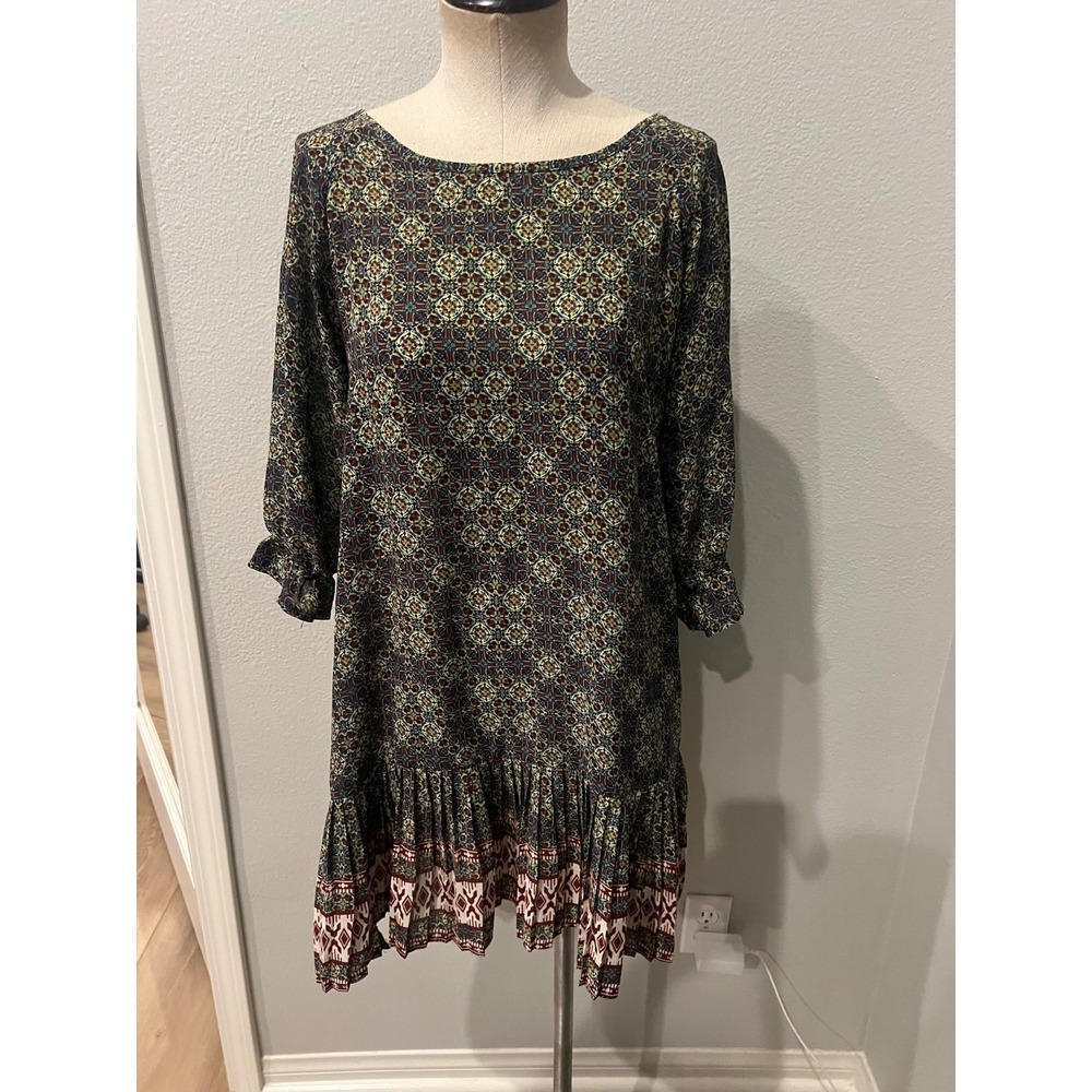 Earthbound Trading Co Women's M Boho Geometric Print Ruffle Hem Shift Dress